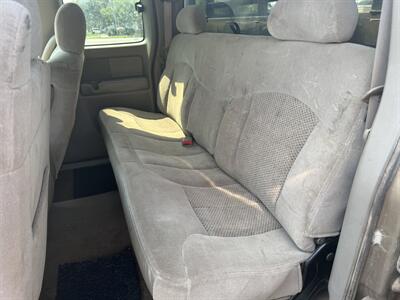 2001 Chevrolet Silverado 2500 LS   - Photo 11 - Nocona, TX 76255