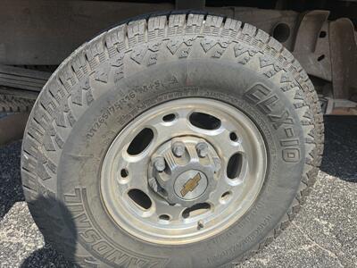2001 Chevrolet Silverado 2500 LS   - Photo 19 - Nocona, TX 76255