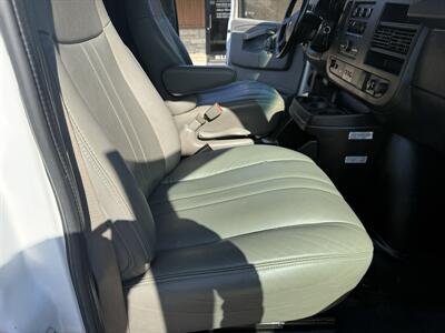 2021 Chevrolet Express 2500 - Photo 10 - Nocona, TX 76255