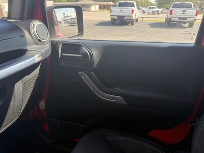 2015 Jeep Wrangler Sahara   - Photo 12 - Nocona, TX 76255