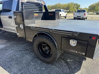 2022 Ford F-350 XLT 4WD - Photo 21 - Nocona, TX 76255