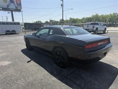 2010 Dodge Challenger SE   - Photo 5 - Nocona, TX 76255