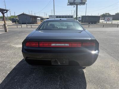 2010 Dodge Challenger SE   - Photo 4 - Nocona, TX 76255