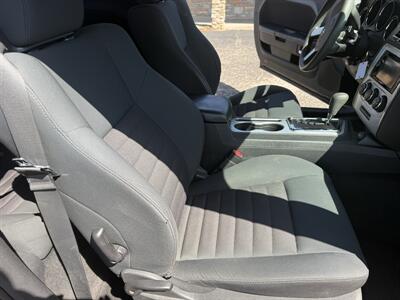 2010 Dodge Challenger SE   - Photo 10 - Nocona, TX 76255