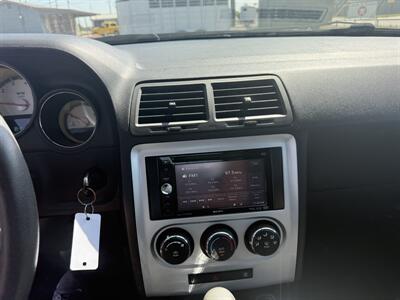 2010 Dodge Challenger SE   - Photo 14 - Nocona, TX 76255
