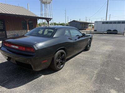 2010 Dodge Challenger SE   - Photo 3 - Nocona, TX 76255