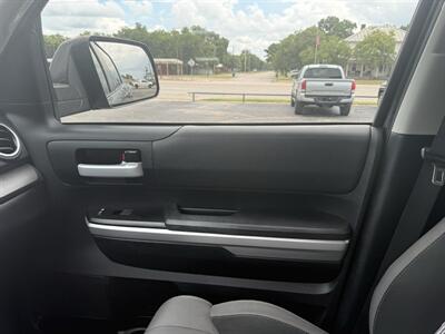 2014 Toyota Tundra SR5 4WD   - Photo 13 - Nocona, TX 76255