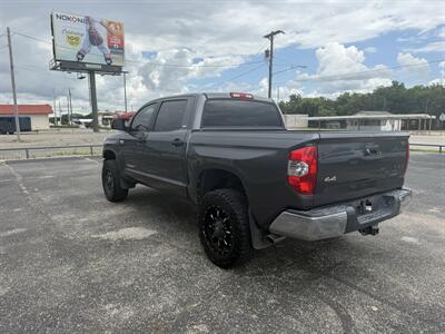 2014 Toyota Tundra SR5 4WD   - Photo 5 - Nocona, TX 76255