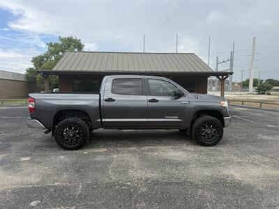 2014 Toyota Tundra SR5 4WD   - Photo 2 - Nocona, TX 76255