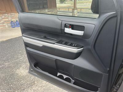 2014 Toyota Tundra SR5 4WD   - Photo 16 - Nocona, TX 76255