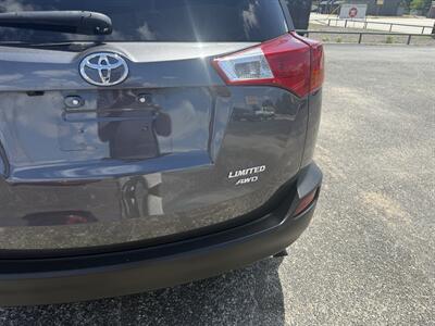 2015 Toyota RAV4 Limited AWD - Photo 19 - Nocona, TX 76255