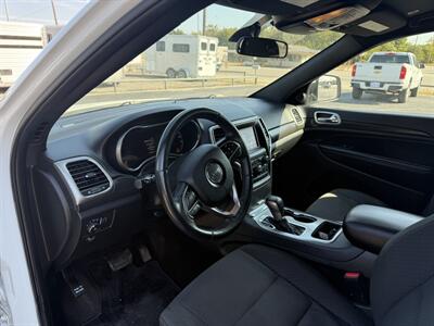 2018 Jeep Grand Cherokee Laredo   - Photo 13 - Nocona, TX 76255