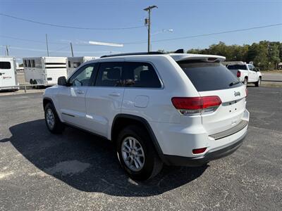 2018 Jeep Grand Cherokee Laredo   - Photo 5 - Nocona, TX 76255