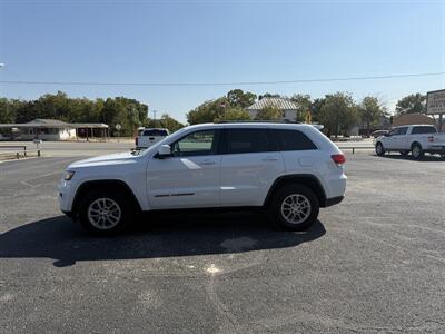 2018 Jeep Grand Cherokee Laredo   - Photo 6 - Nocona, TX 76255