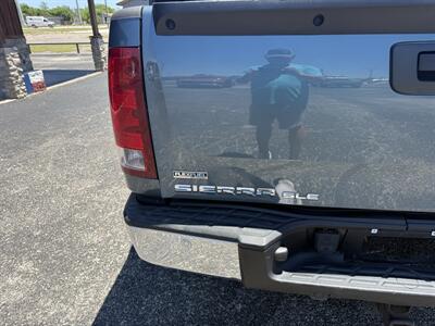 2009 GMC Sierra 1500 SLE - Photo 20 - Nocona, TX 76255