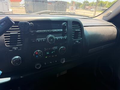 2009 GMC Sierra 1500 SLE - Photo 13 - Nocona, TX 76255