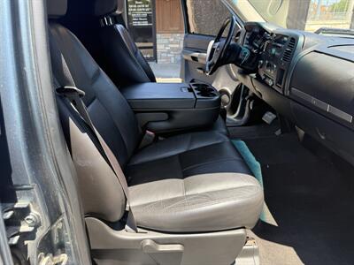 2009 GMC Sierra 1500 SLE - Photo 10 - Nocona, TX 76255