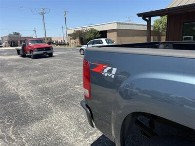 2009 GMC Sierra 1500 SLE - Photo 19 - Nocona, TX 76255