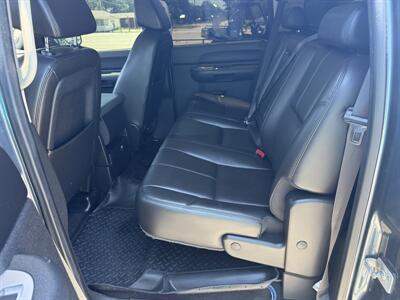 2009 GMC Sierra 1500 SLE - Photo 11 - Nocona, TX 76255