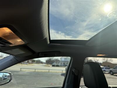 2017 Toyota Highlander XLE   - Photo 19 - Nocona, TX 76255