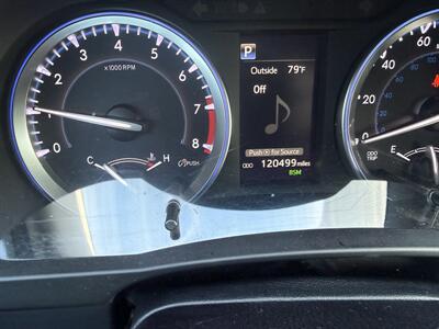 2017 Toyota Highlander XLE   - Photo 17 - Nocona, TX 76255