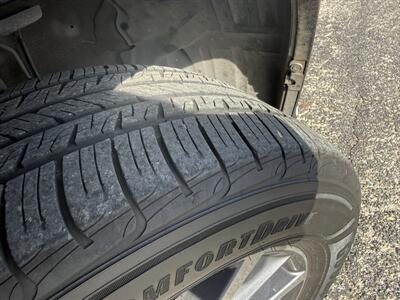 2017 Toyota Highlander XLE   - Photo 21 - Nocona, TX 76255