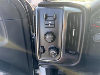 2018 Chevrolet Silverado 1500 LT Z71   - Photo 17 - Nocona, TX 76255