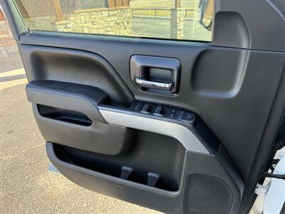 2018 Chevrolet Silverado 1500 LT Z71   - Photo 18 - Nocona, TX 76255