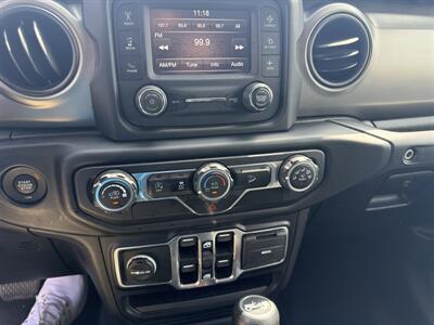 2020 Jeep Wrangler Unlimited Sport   - Photo 16 - Nocona, TX 76255