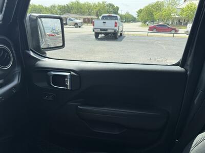 2020 Jeep Wrangler Unlimited Sport   - Photo 14 - Nocona, TX 76255