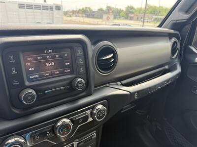 2020 Jeep Wrangler Unlimited Sport   - Photo 15 - Nocona, TX 76255