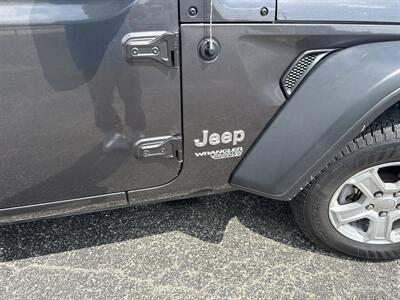 2020 Jeep Wrangler Unlimited Sport   - Photo 21 - Nocona, TX 76255