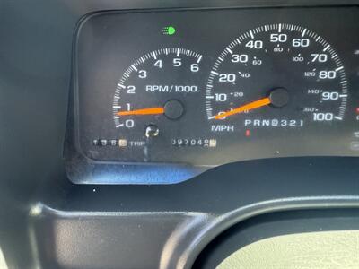 1997 Chevrolet Suburban C1500   - Photo 17 - Nocona, TX 76255