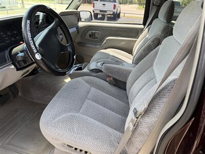1997 Chevrolet Suburban C1500   - Photo 9 - Nocona, TX 76255