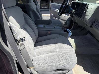 1997 Chevrolet Suburban C1500   - Photo 10 - Nocona, TX 76255
