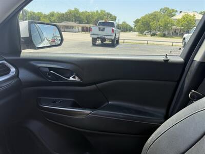 2017 GMC Acadia SLT-1 - Photo 12 - Nocona, TX 76255