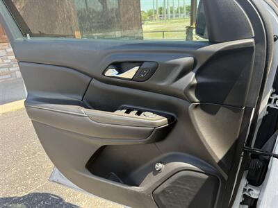 2017 GMC Acadia SLT-1 - Photo 15 - Nocona, TX 76255