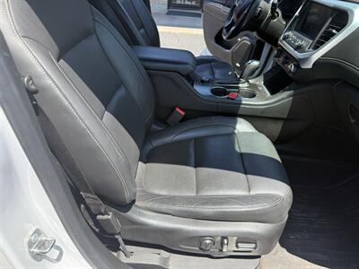 2017 GMC Acadia SLT-1 - Photo 10 - Nocona, TX 76255