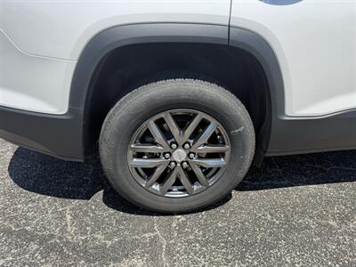 2017 GMC Acadia SLT-1 - Photo 16 - Nocona, TX 76255