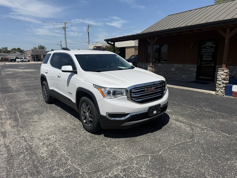 2017 GMC Acadia SLT-1  