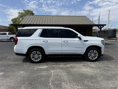 2023 GMC Yukon SLT - Photo 2 - Nocona, TX 76255