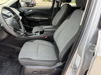 2017 Ford Escape SE   - Photo 9 - Nocona, TX 76255