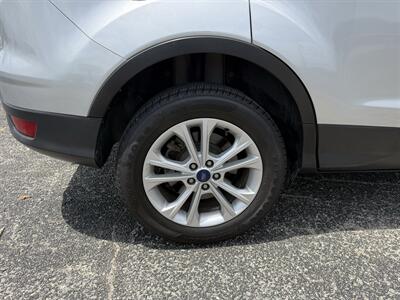 2017 Ford Escape SE   - Photo 16 - Nocona, TX 76255