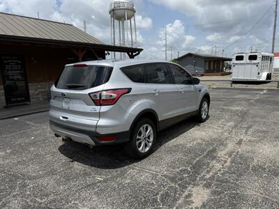 2017 Ford Escape SE   - Photo 3 - Nocona, TX 76255