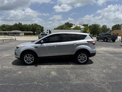 2017 Ford Escape SE   - Photo 6 - Nocona, TX 76255