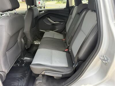 2017 Ford Escape SE   - Photo 11 - Nocona, TX 76255