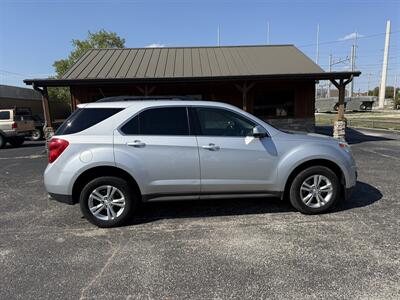 2015 Chevrolet Equinox LT   - Photo 2 - Nocona, TX 76255