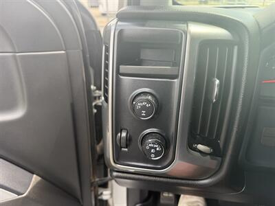 2018 Chevrolet Silverado 1500 LT Z71   - Photo 13 - Nocona, TX 76255