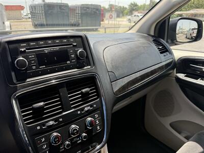 2016 Dodge Grand Caravan SXT   - Photo 14 - Nocona, TX 76255