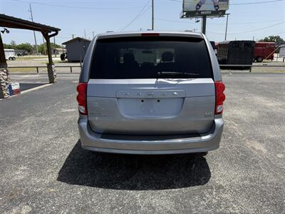 2016 Dodge Grand Caravan SXT   - Photo 4 - Nocona, TX 76255
